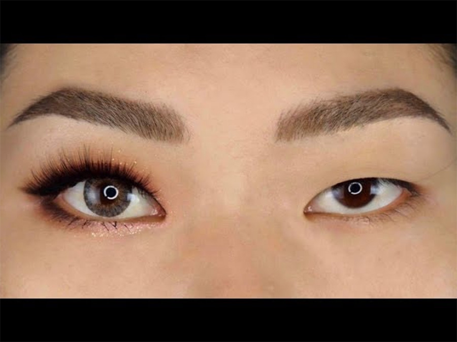 Trang điểm mắt (eye makeup): Trang điểm mắt sẽ giúp đôi mắt của bạn trở nên toát lên vẻ quyến rũ và đầy sức hút. Hãy sử dụng các sản phẩm trang điểm mắt để tạo nên những kiểu trang điểm khác nhau, vừa đẹp mắt vừa phù hợp với phong cách của bạn.