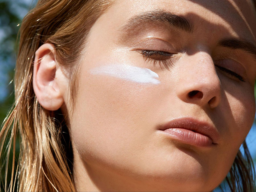 Kem chống nắng giúp bảo vệ làn da khỏi tia UV